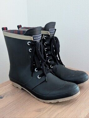 Tommy Hilfiger Lace-Up Rubber Mid-Calf Rain Boots with Beige Sole In Black - 9